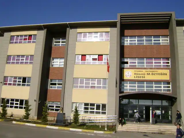 SULTANBEYLİ / İSTANBUL – Hüsnü M. Özyeğin Anadolu Lisesi