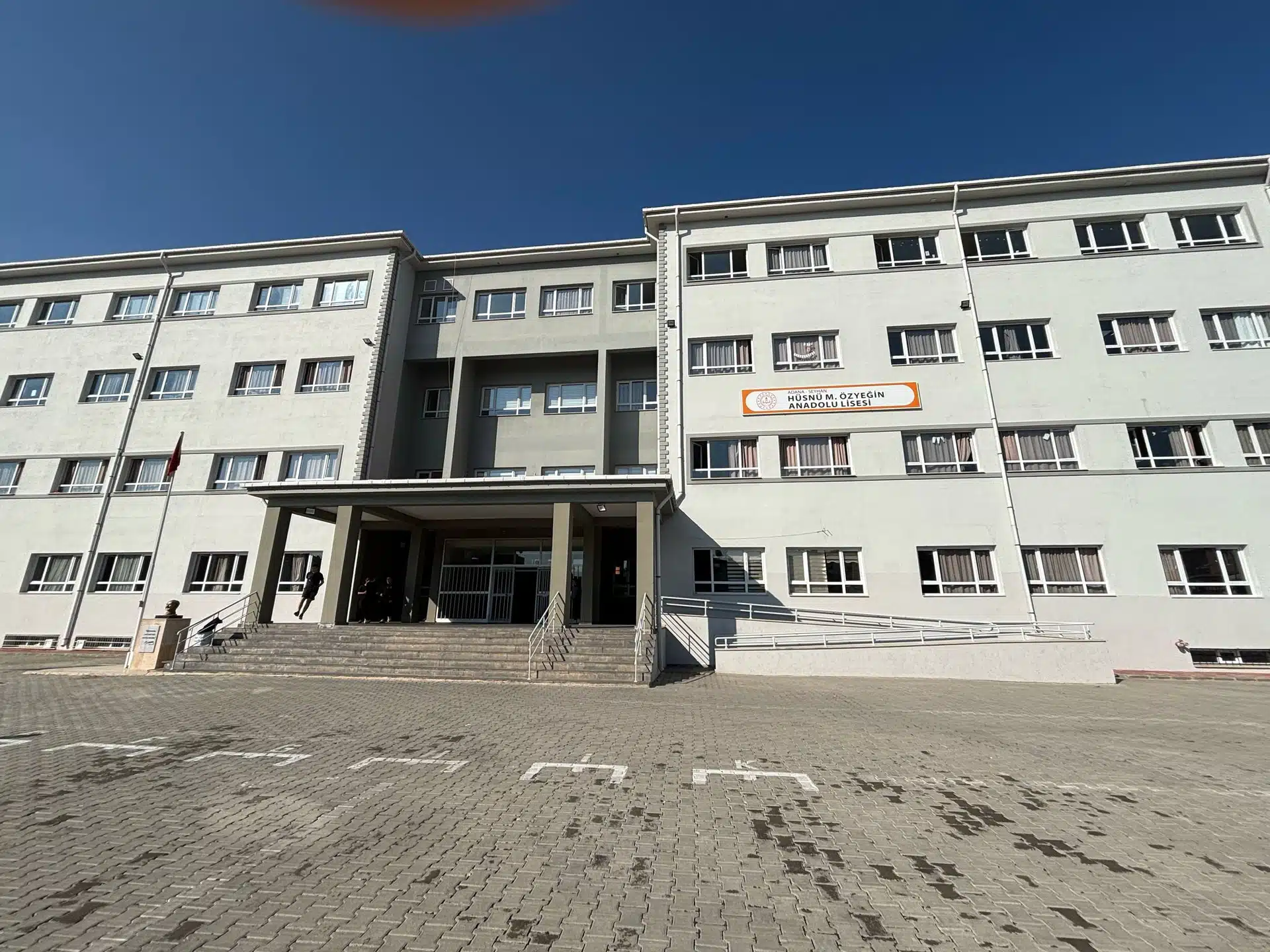 SEYHAN / ADANA – Hüsnü M. Özyeğin Anadolu Lisesi