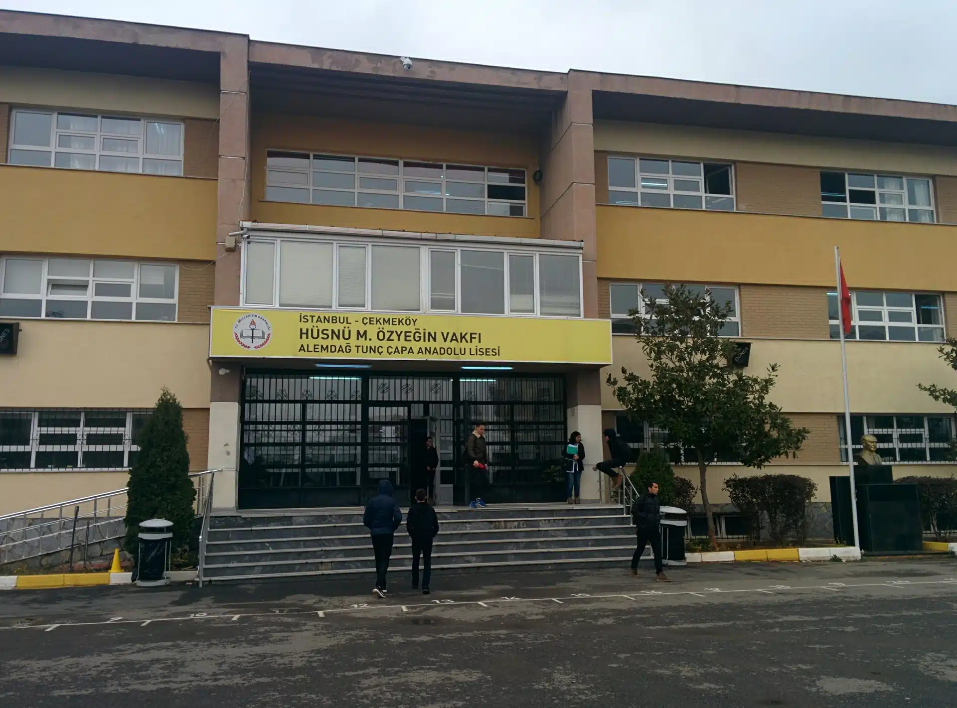 ALEMDAĞ / İSTANBUL – Hüsnü M. Özyeğin Vakfı Tunç M. Çapa Anadolu Lisesi