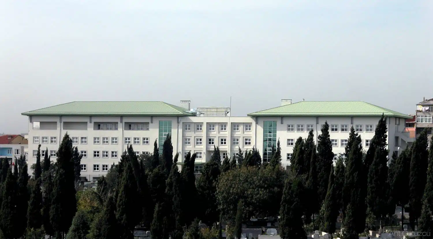 BEYOĞLU / İSTANBUL – Dilnihat Özyeğin Anadolu Lisesi