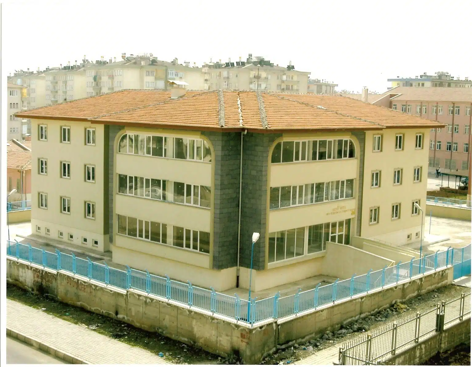 DİYARBAKIR – Sedef Betil Ortaöğretim Kız Öğrenci Yurdu