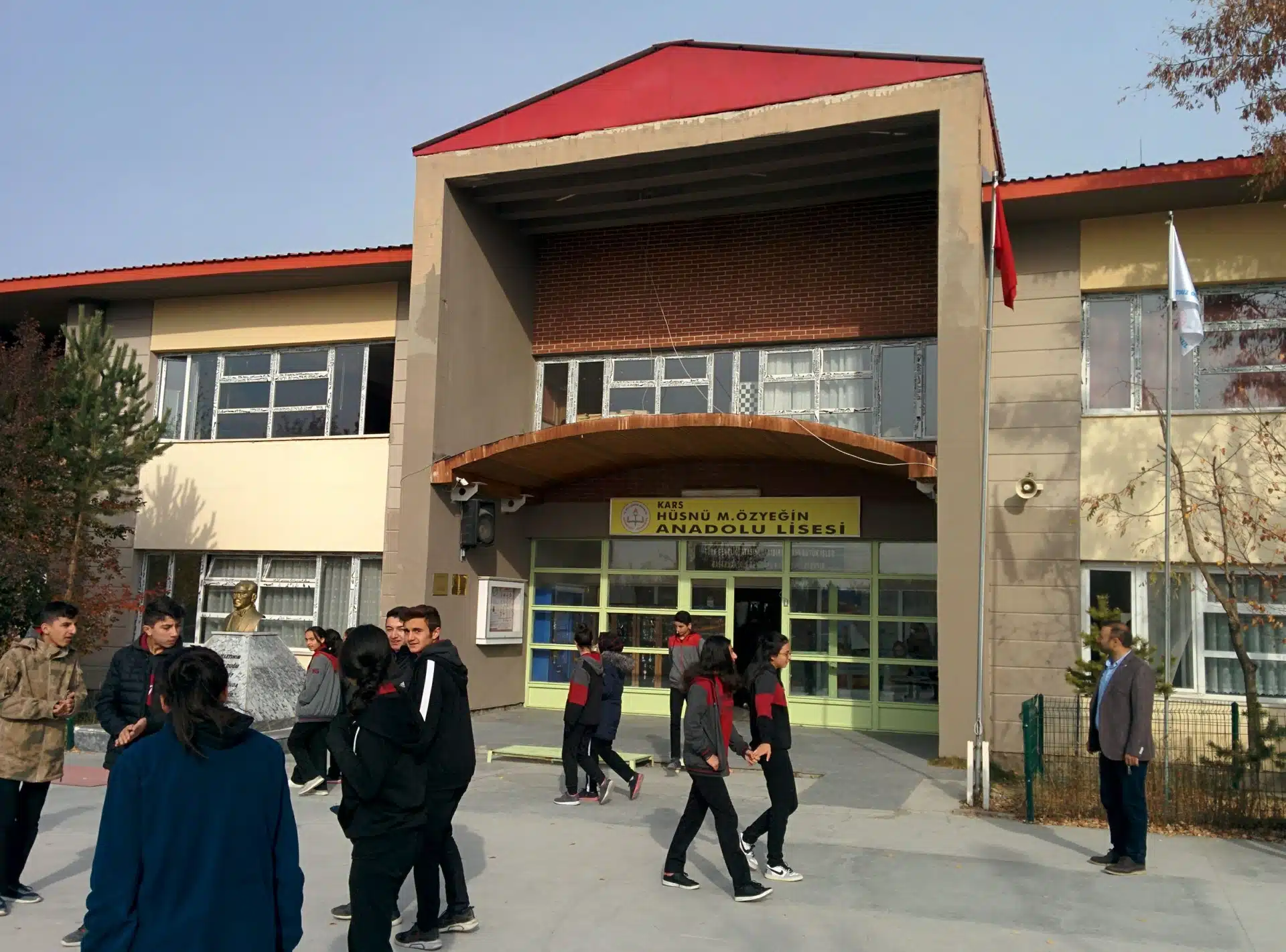 KARS – Hüsnü M. Özyeğin Anadolu Lisesi