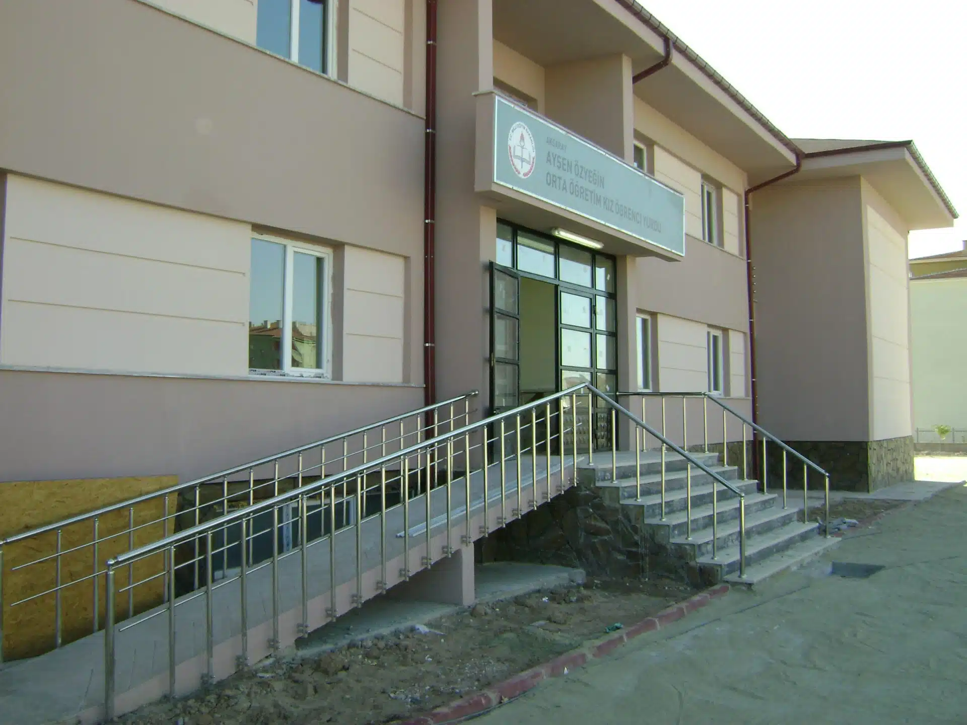 AKSARAY – Ayşen Özyeğin Ortaöğretim Kız Öğrenci Yurdu