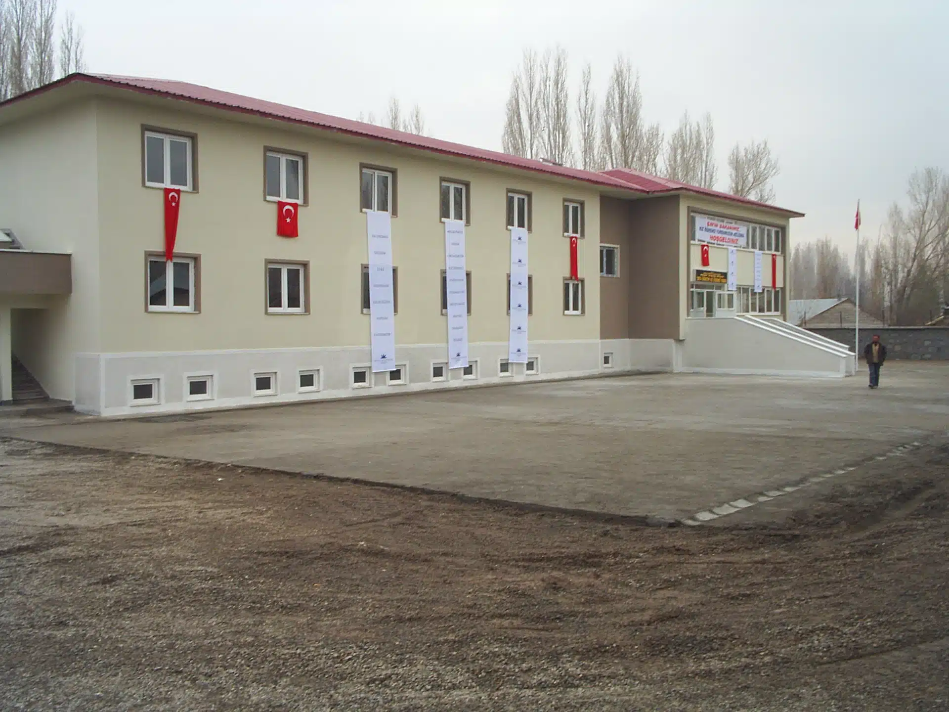 AĞRI – Melek Pakize Erden Ortaöğretim Kız Öğrenci Yurdu