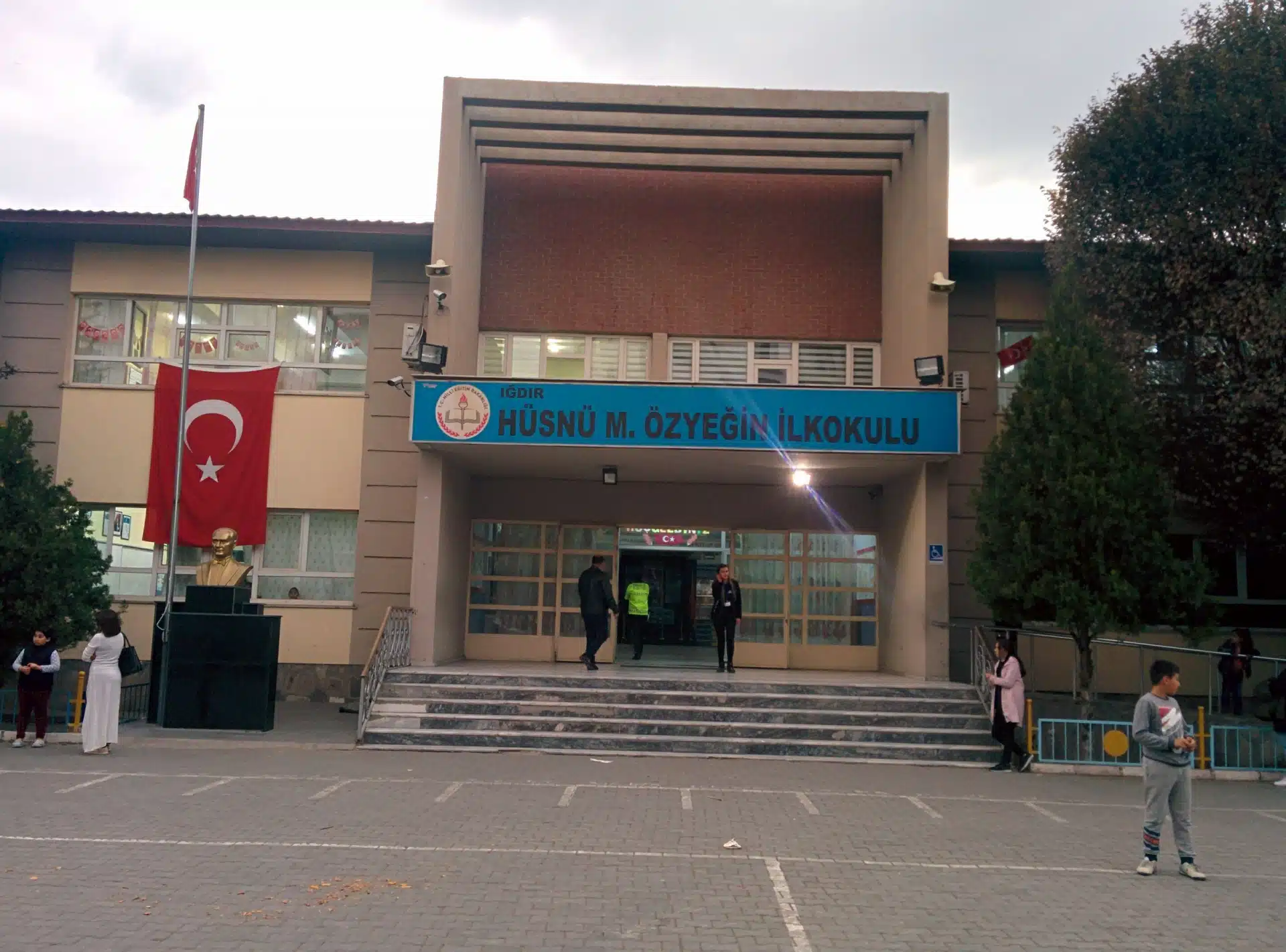 IĞDIR – Hüsnü M. Özyeğin İlkokulu