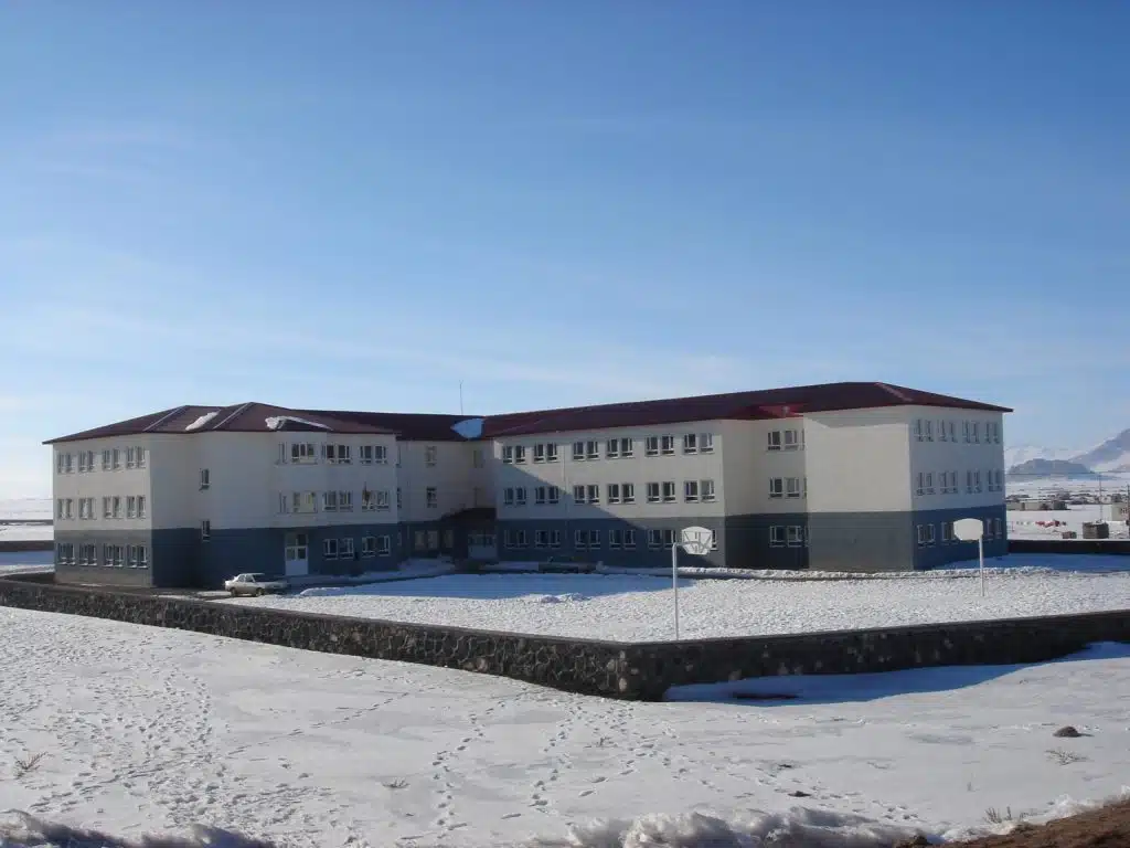 DOĞUBAYAZIT / AĞRI – Dr. Reşat Erden Anadolu Lisesi